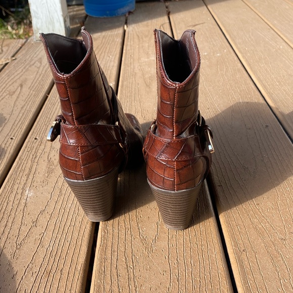 Just Fab Elora buckle under boot detail cowgirl booties faux croc in brown 7.5 - Picture 2 of 16